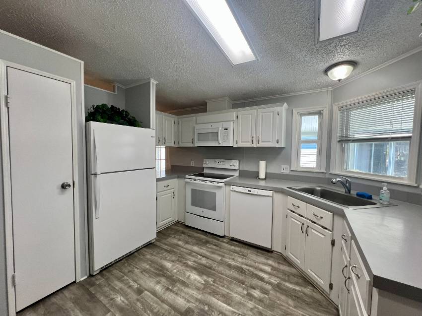 9814 Sucia Circle a Parrish, FL Mobile or Manufactured Home for Sale